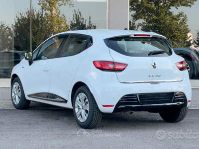 Renault Clio 90 CV Moschino Life usata Paese