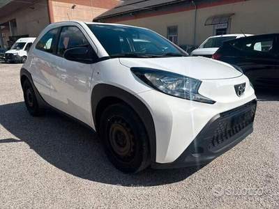 Toyota Aygo X 1.0 VVT-i 72 CV 5 porte Active S-CVT usata Omegna