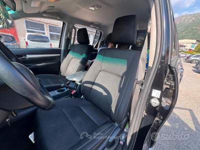 Toyota Land Cruiser Hilux 2.4 D-4D 4WD 4 porte Double Cab Execu usata Omegna