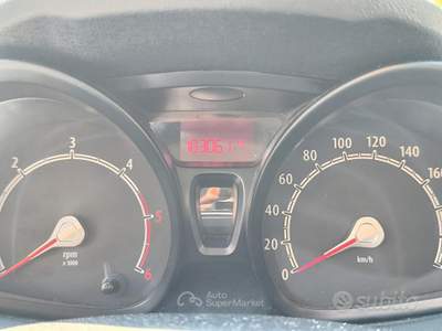 Ford Fiesta 1.4 5 PORTE PERFETTA PER NEOPATENTATI usata Omegna