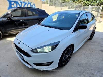 Ford Focus Focus 1.5 TDCi 120 CV S&S ST Line Bianco usata Ascoli Satriano