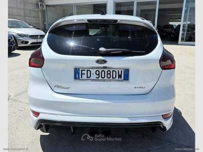 Ford Focus Focus 1.5 TDCi 120 CV S&S ST Line Bianco usata Ascoli Satriano