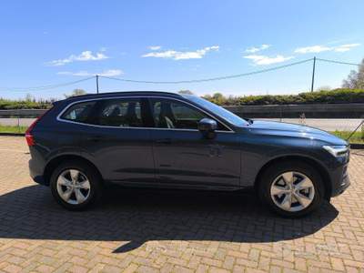 Volvo XC60 XC 60 XC60 B4 (d) AWD Geartronic Momentum Pr usata Castel d'Azzano