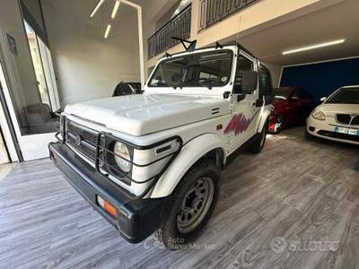 Suzuki SJ400/Samurai SJ Samurai 1.3i cat Lungo Cabriolet De Luxe usata Arezzo