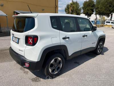 Jeep Renegade 4WD Active Drive Sport usata Martinsicuro