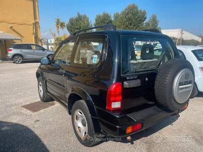 Suzuki Grand Vitara 4X4 CON RIDOTTE 1.6i 16V cat 3 usata Martinsicuro
