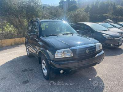 Suzuki Grand Vitara 4X4 CON RIDOTTE 1.6i 16V cat 3 usata Martinsicuro