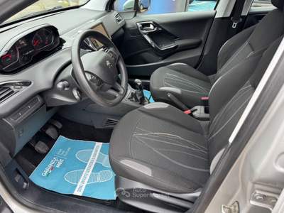 Peugeot 208 5 porte Active Argento usata Mercogliano