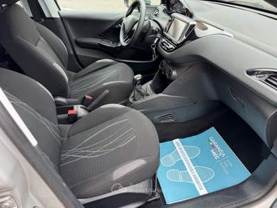 Peugeot 208 5 porte Active Argento usata Mercogliano