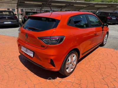 Renault Clio Full Hybrid E-Tech 145 CV 5 porte Techno UNIPRO' Arancione usata Roma
