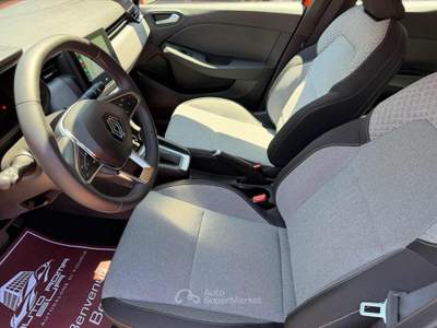 Renault Clio Full Hybrid E-Tech 145 CV 5 porte Techno UNIPRO' Arancione usata Roma