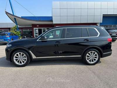 BMW X7 X7 xdrive30d auto 7posti TETTO/PELLE - GA455NX Nero usata Basiliano
