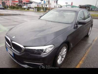BMW Serie 5 530d Berlina 530d xdrive Business 249cv auto - FR415SE Nero usata Basiliano