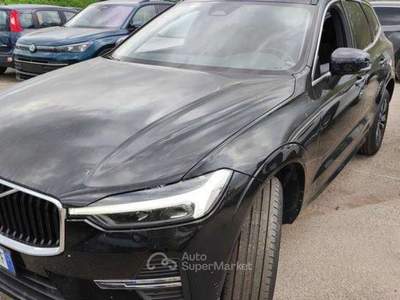 Volvo XC60 XC60 II 2022 2.0 b4 Momentum auto - GJ250YF Nero usata Basiliano
