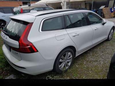 Volvo V60 V60 2.0 b4 Momentum Business auto - GH785HR Nero usata Basiliano
