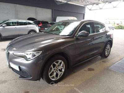 Alfa Romeo Stelvio Stelvio 2.2 td Business Q4  4x4  190cv autom. - ta Grigio usata Basiliano