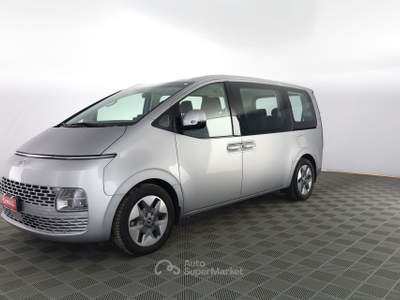 Hyundai Staria Staria 2.2 AT AWD 9 posti Wagon Argento usata Milano