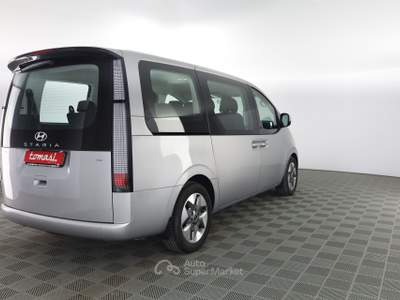 Hyundai Staria Staria 2.2 AT AWD 9 posti Wagon Argento usata Milano