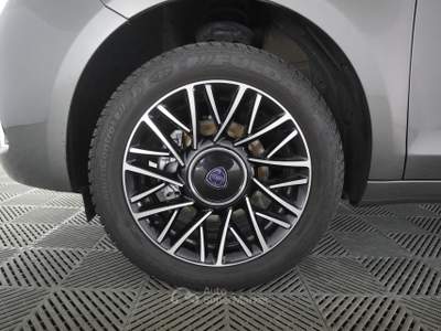 Lancia Ypsilon Ypsilon 1.2 69 CV 5 porte GPL Ecochic Gold Grigio usata Milano