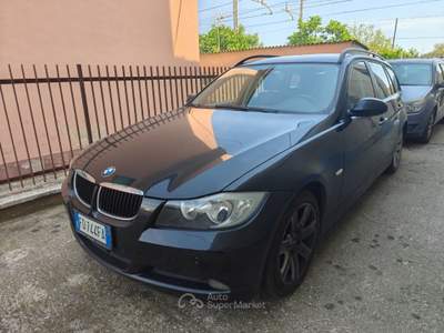 BMW Serie 3 320iA i Touring Futura Impianto GPL Nero usata Senigallia