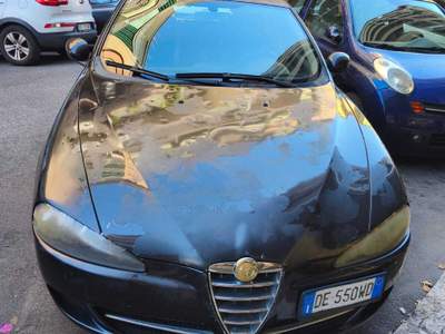 Alfa Romeo 147 216mila km, distribuzione fatta 170mila, revisione il 30 maggio Nero usata Roma