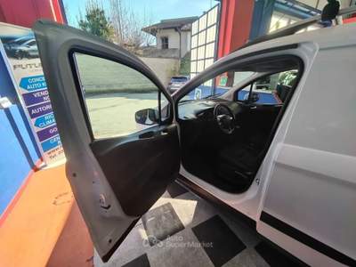 Ford Transit Courier Van Entry.s Bianco usata Fino Mornasco