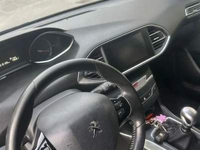 Peugeot 308 S&S EAT6 SW GT Line.s Grigio usata Fino Mornasco
