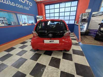 Toyota Aygo NEOPATENTATI.s Rosso usata Fino Mornasco