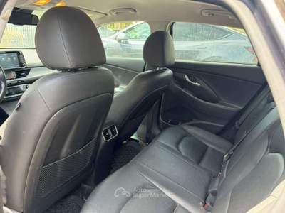 Hyundai i30 Fastback 1.4 T-GDI DCT Style  Automatica Grigio usata Rivignano Teor