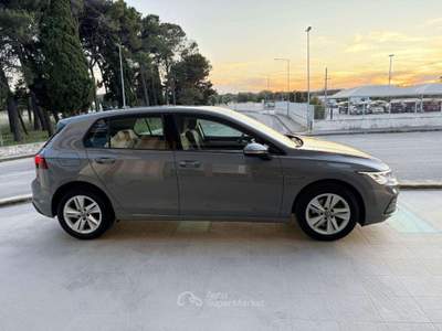 Volkswagen Golf 2.0 TDI DSG SCR Life COCKPIT-LUCI AMBIENTE Grigio usata Carovigno