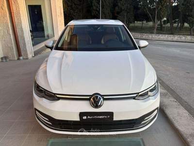 Volkswagen Golf 2.0 TDI DSG SCR Life COCKPIT-LUCI AMBIENTE Bianco usata Carovigno