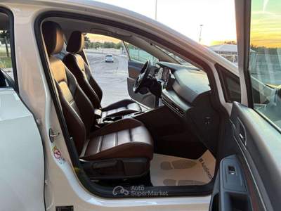 Volkswagen Golf 2.0 TDI DSG SCR Life COCKPIT-LUCI AMBIENTE Bianco usata Carovigno