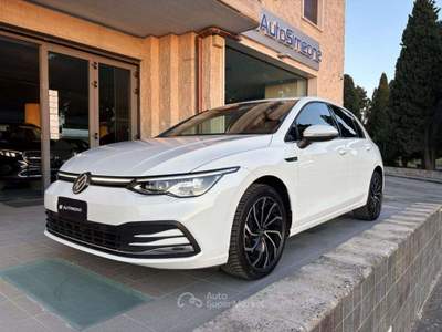 Volkswagen Golf 2.0 TDI DSG SCR Life COCKPIT-LUCI AMBIENTE Bianco usata Carovigno