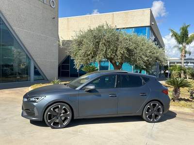 Cupra Leon 245 CV DSG VZ - T-stock 2025 Grigio usata Gela
