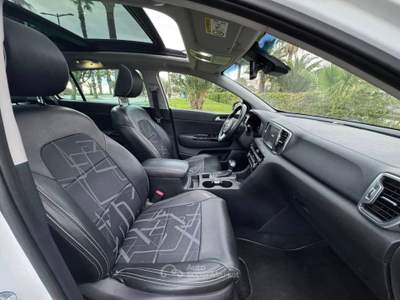 Kia Sportage Rebel techno Pack awd 136cv auto Bianco usata Grottammare