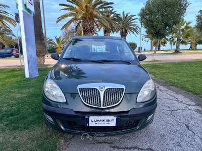 Lancia Ypsilon 3 Porte Ypsilon 1.3 mjt Oro 100 dfn Nero usata Grottammare