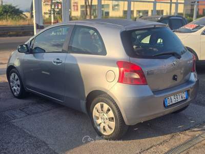 Toyota Yaris 3 porte Sol Grigio usata Qualiano
