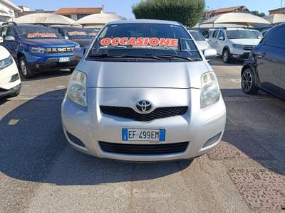 Toyota Yaris Sol 5 porte 2011 Argento usata Qualiano