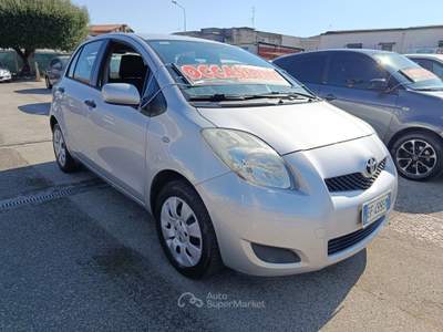 Toyota Yaris Sol 5 porte 2011 Argento usata Qualiano