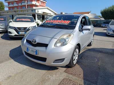 Toyota Yaris Sol 5 porte 2011 Argento usata Qualiano