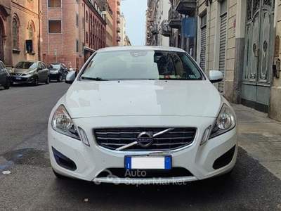 Volvo S60 D2 Kinetic Bianco usata Torino