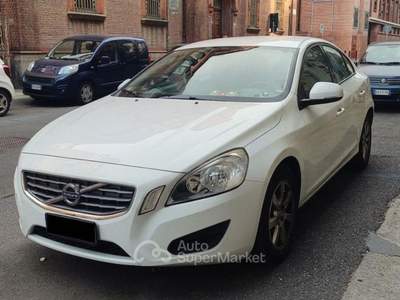 Volvo S60 D2 Kinetic Bianco usata Torino