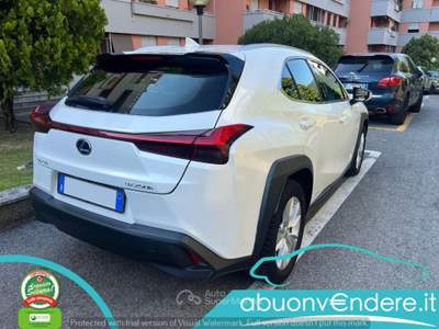 Lexus UX UX Hybrid Business UNICO PROPRIETARIO TAGLIANDATA Bianco usata Corbetta