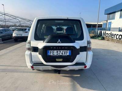Mitsubishi Pajero Pajero IV 2007 3.2 cr Instyle 5p auto - FE374VF Bianco usata Basiliano