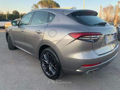 Maserati Levante Levante 2.0 mhev GT Q4 330cv auto - GG977ZY Nero usata Basiliano