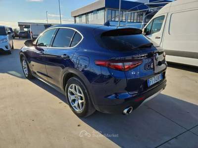 Alfa Romeo Stelvio Executive Q4 190cv auto my19 - FT745KR Blu/Azzurro usata Basiliano