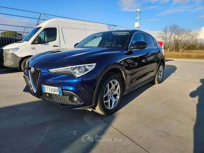 Alfa Romeo Stelvio Executive Q4 190cv auto my19 - FT745KR Blu/Azzurro usata Basiliano