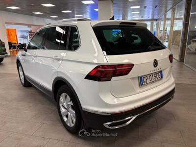 Volkswagen Tiguan 2.0 diesel  150cv.  4MOTION (4x4)   Aut. Elegance Bianco usata Alba