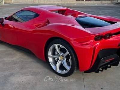 Ferrari SF90 Ufficiale Italiana Rosso usata Segrate