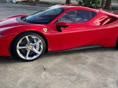 Ferrari SF90 Ufficiale Italiana Rosso usata Segrate